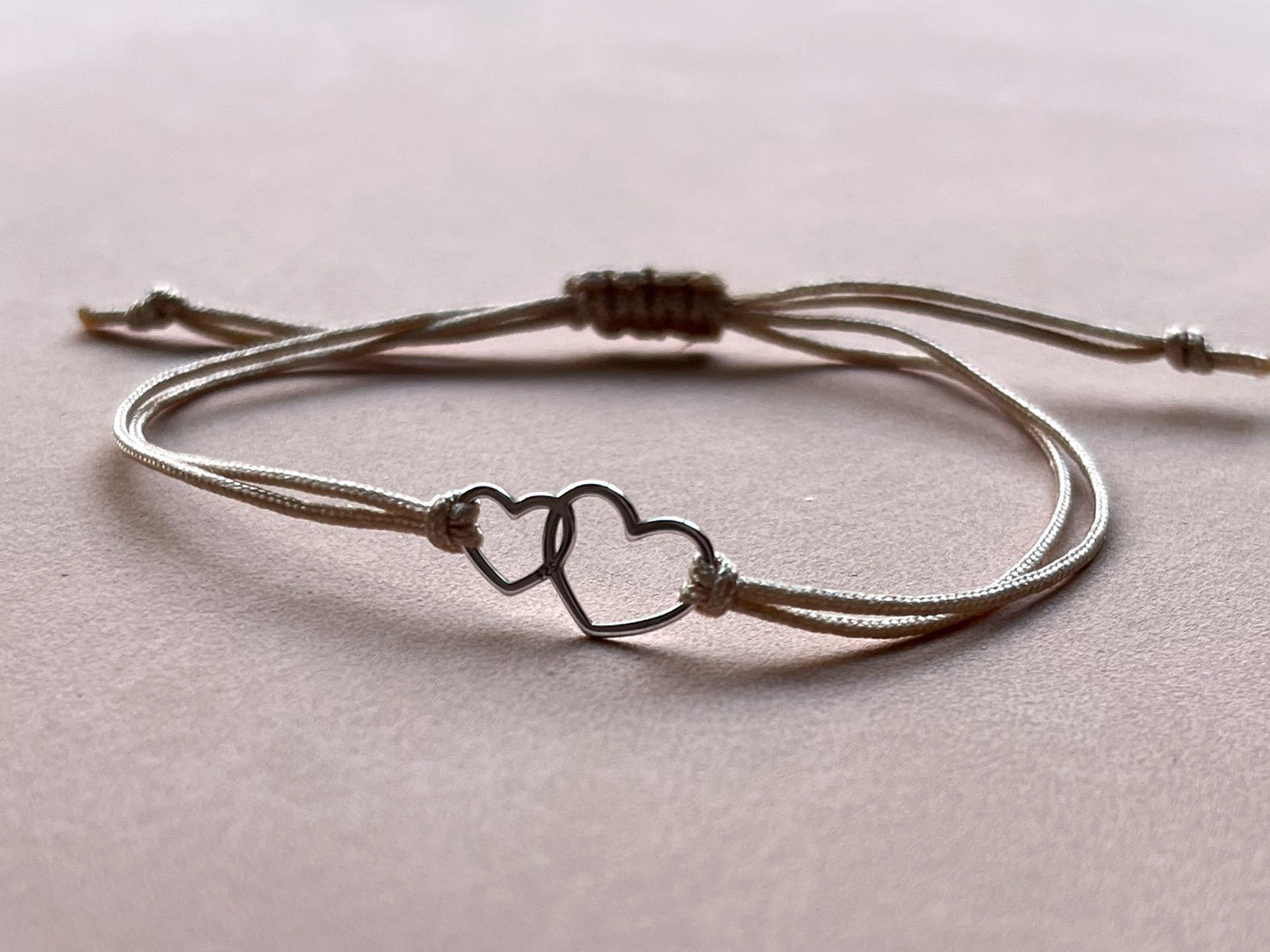 Armband mit Echtschmuck Anhänger "Doppelherz" und Postkarte
